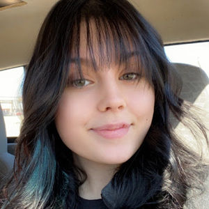 Meet your Posher, Adrianna